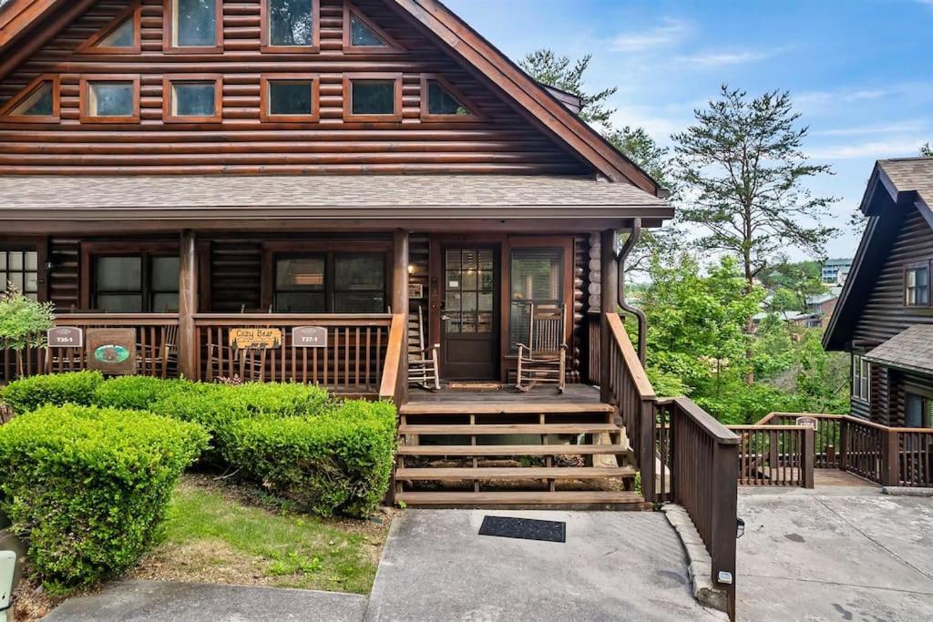2 Miles From Dollywood Family Resort With Seasonal Outdoor Swimming Pool, Year Around Heated Indoor Swimming Pool, Townhome Style Cabin, Private Hot Tub, Arcade, Tv, Wifi, Kitchen With Refrigerator, Washer And Dryer Pigeon Forge Buitenkant foto