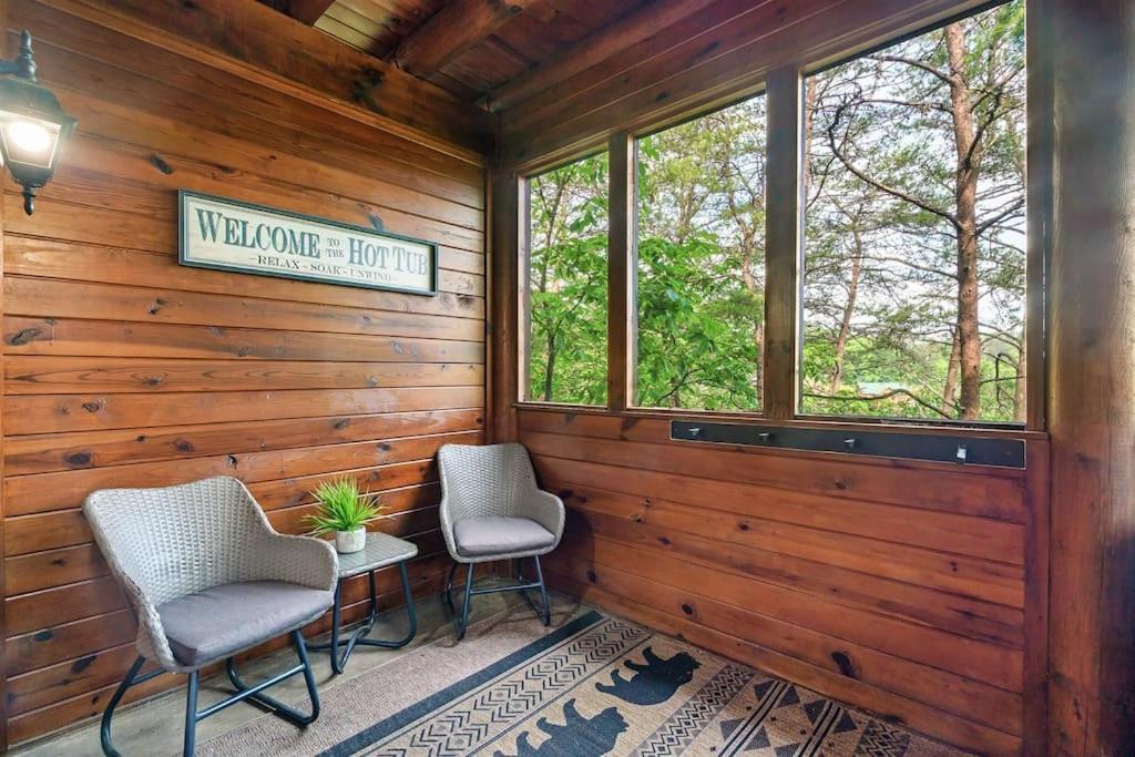 2 Miles From Dollywood Family Resort With Seasonal Outdoor Swimming Pool, Year Around Heated Indoor Swimming Pool, Townhome Style Cabin, Private Hot Tub, Arcade, Tv, Wifi, Kitchen With Refrigerator, Washer And Dryer Pigeon Forge Buitenkant foto